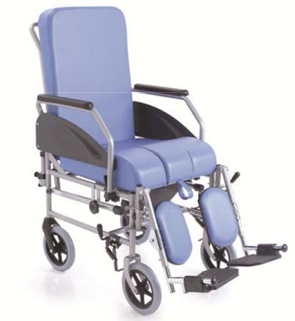 Carrozzina comoda c/schien.estr/recl sed.cm46 ruote diam.20cm port.135kg 