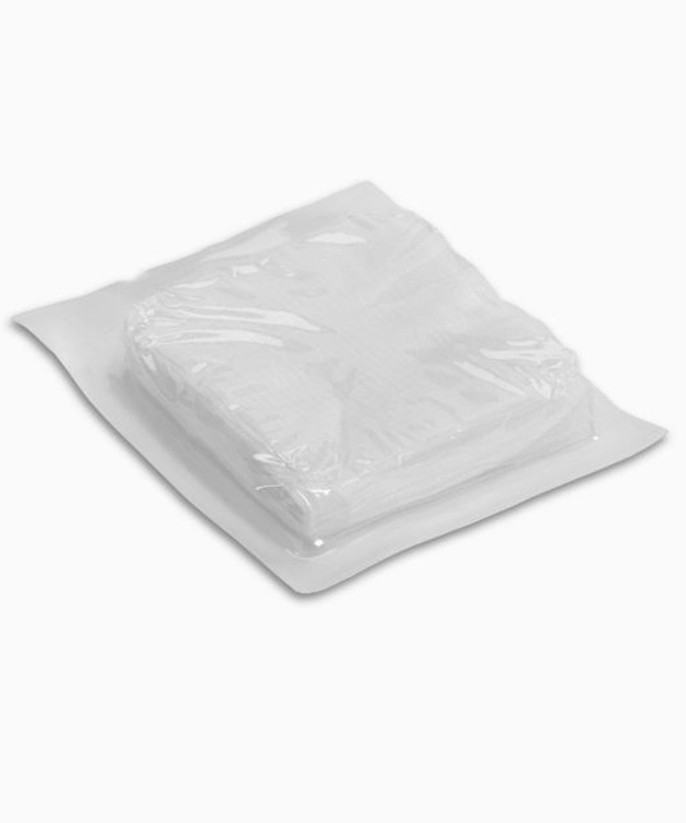 Immagine delle compresse di garza sterile 10×10 cm a 16 strati senza filo di bario, ideali per medicazioni professionali ad alta assorbenza.