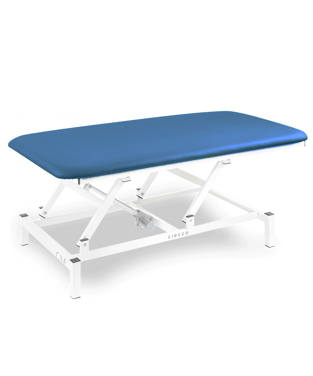 Lettino Bobath elettrico in acciaio con rivestimento sky blu, ideale per cliniche e ospedali, mostrato con regolazioni in altezza.