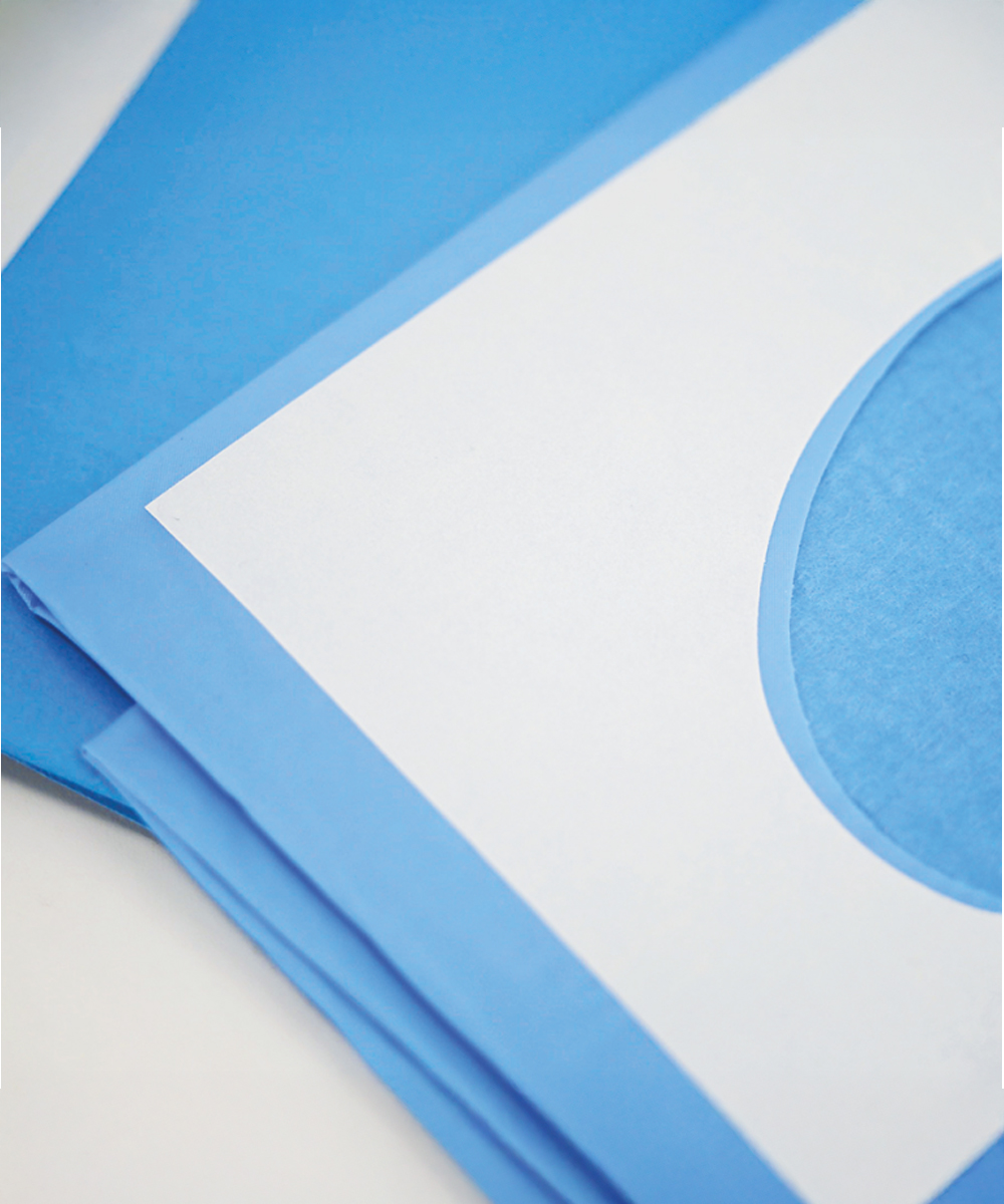 Telo chirurgico sterile monouso azzurro con foro adesivo 75 x 90 cm