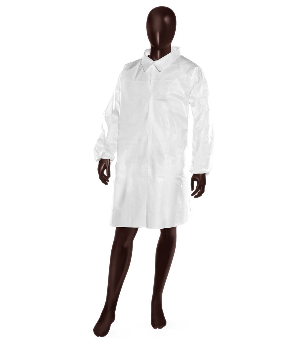 Camice monouso di protezione in tessuto laminato bianco con chiusura a bottoni e polsini elasticizzati, ideale per ambienti sanitari e laboratori.