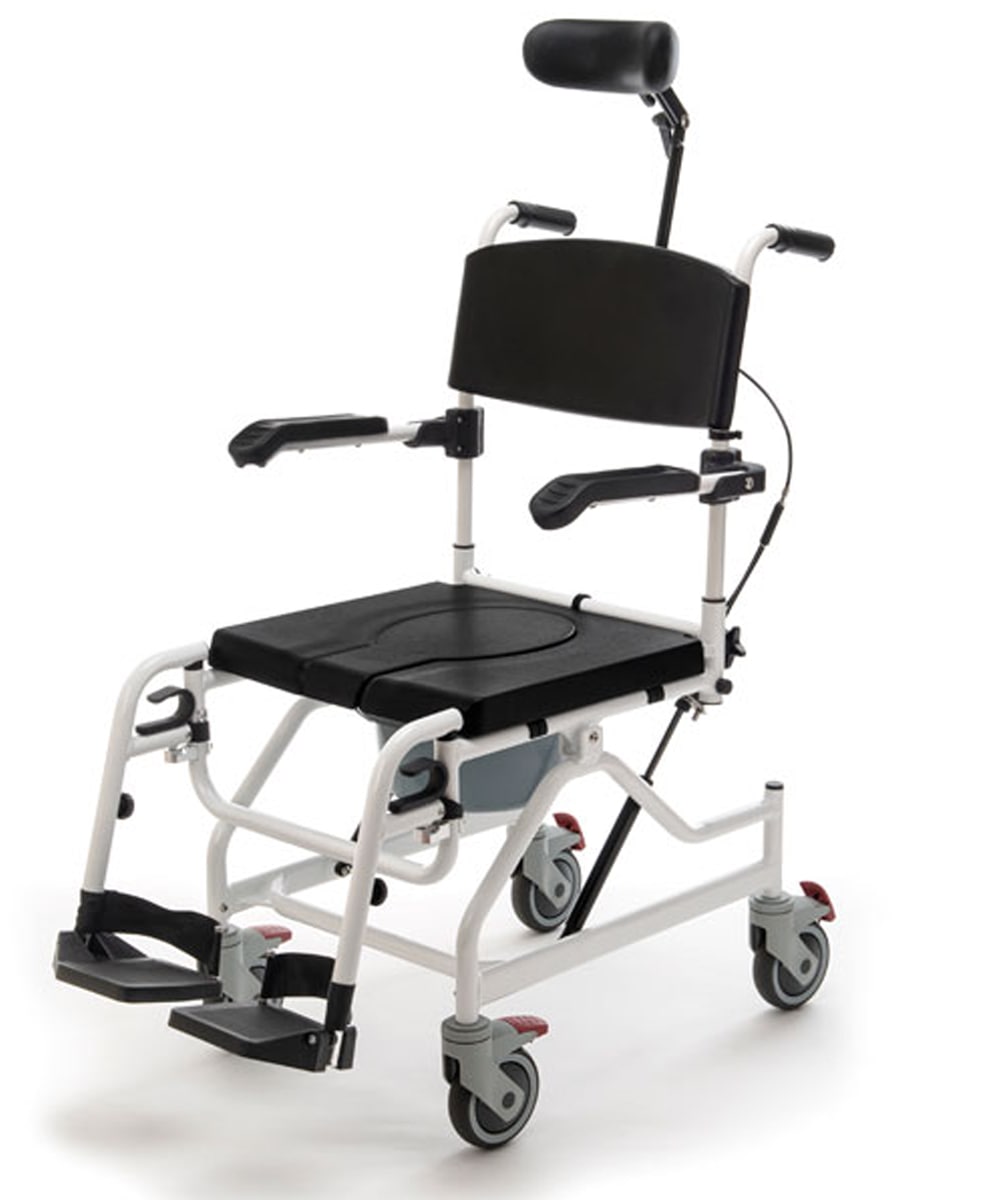 Carrozzina da doccia con seduta basculante fino a 30°, telaio in alluminio, sedile con foro WC e ruote con freno.