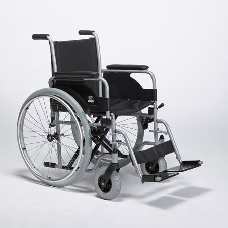 Carrozzina standard sed.cm.46 con estraz. rapida ruote + bracc.lunghi 