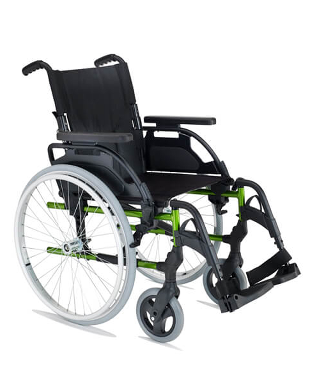 Carrozzina BREEZY Style leggera e pieghevole in alluminio, versatile, personalizzabile e ideale per un uso confortevole e sicuro.