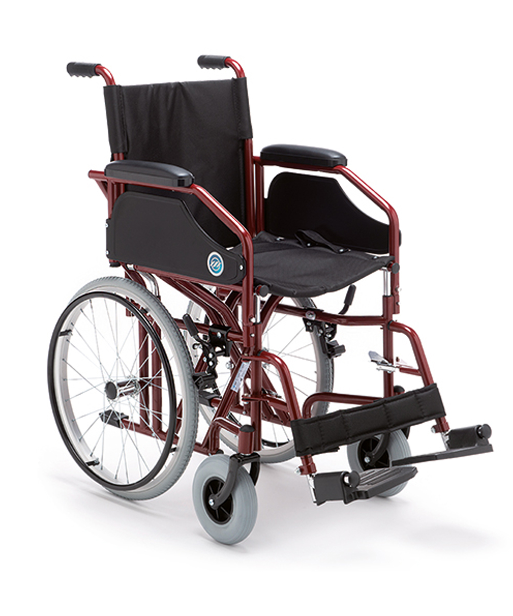 Carrozzina pieghevole in acciaio, progettata per passaggi stretti, con ruote in PU, pedane estraibili e fianchi ribaltabili, pratica per interni ed esterni.